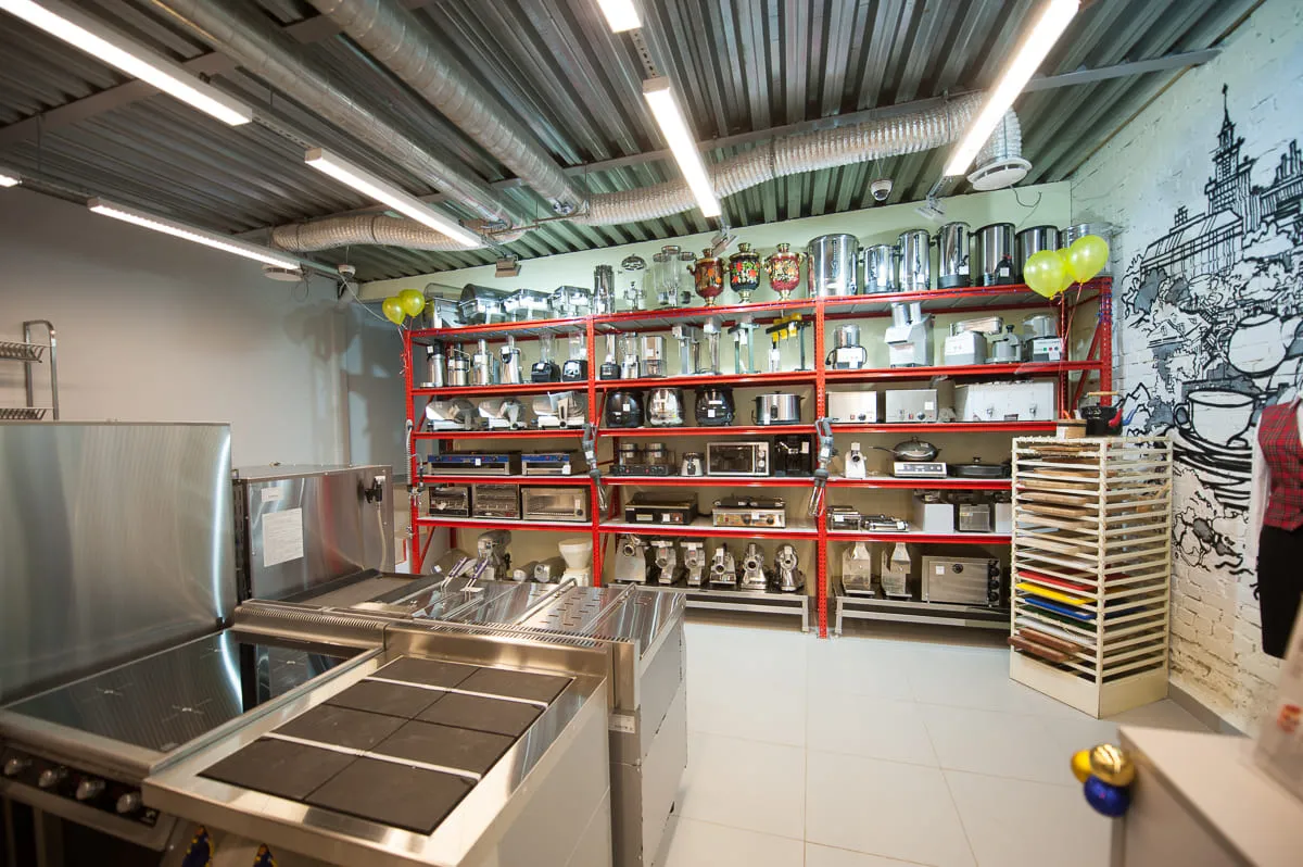 Фото шоурума 2