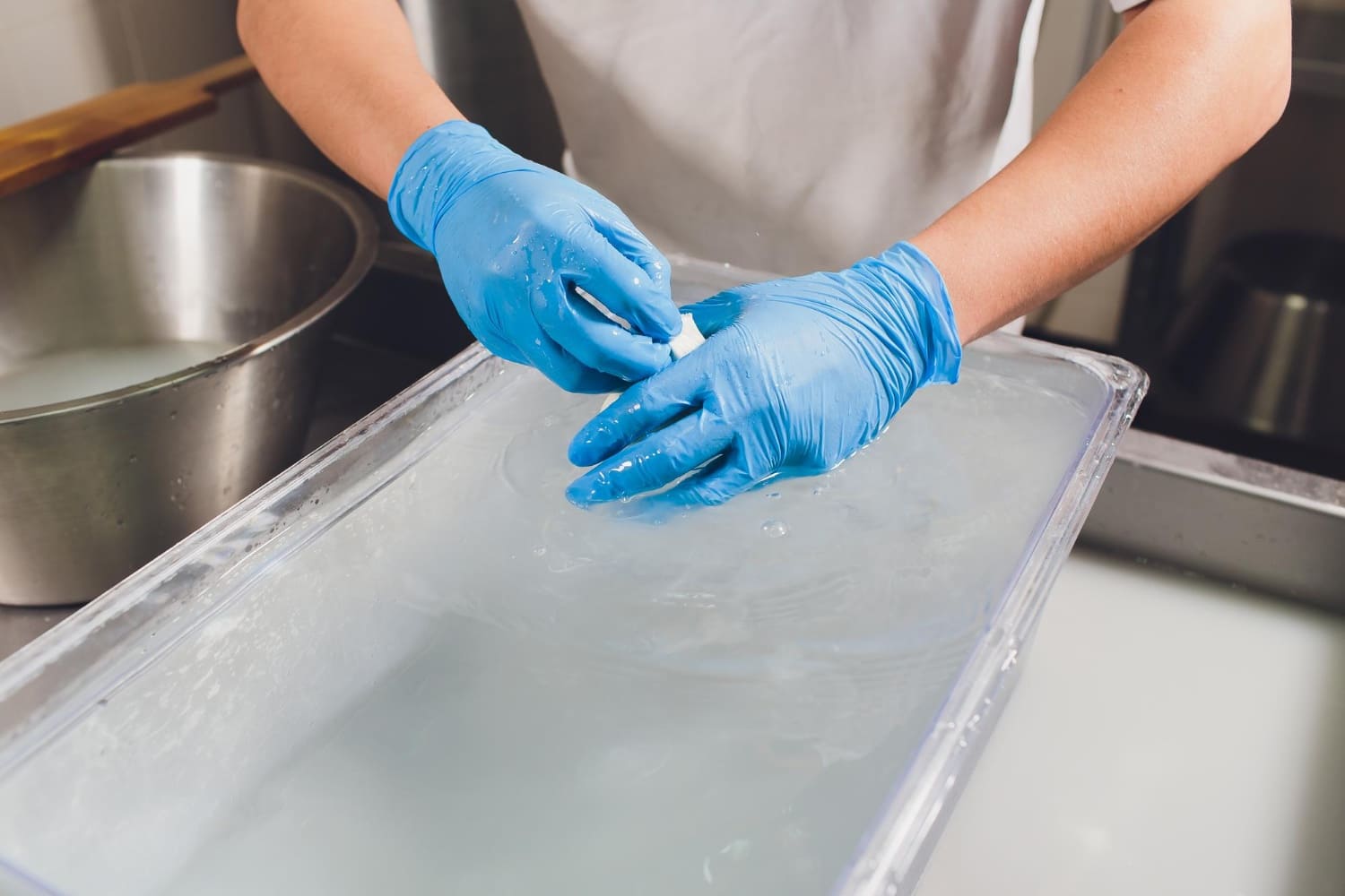 Как избежать повреждения гастроемкостей